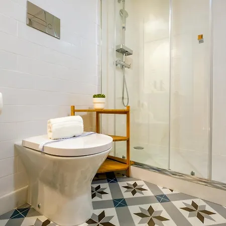 Spacious W. Beautiful & Sunny Private Terrace * Porto