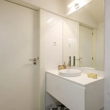 Spacious W. Beautiful & Sunny Private Terrace Apartment Porto