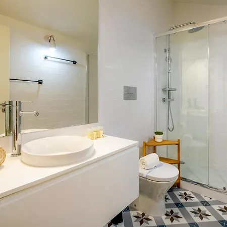 Spacious W. Beautiful & Sunny Private Terrace *