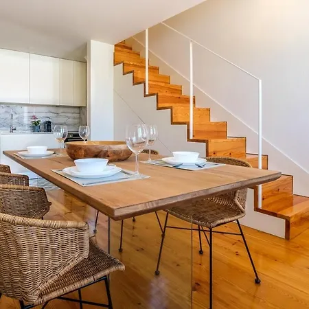 Spacious W. Beautiful & Sunny Private Terrace * Porto