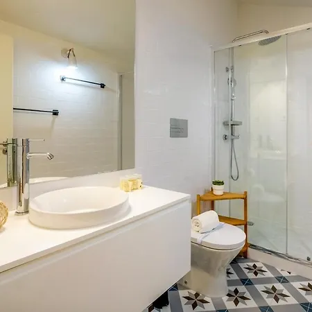 アパート Spacious W. Beautiful & Sunny Private Terrace