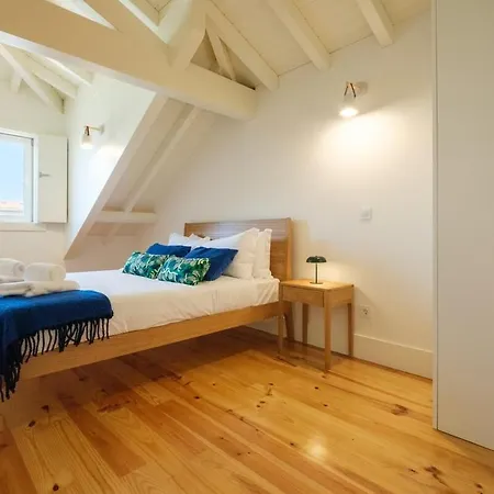 Spacious W. Beautiful & Sunny Private Terrace Appartement