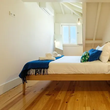 Spacious W. Beautiful & Sunny Private Terrace Porto