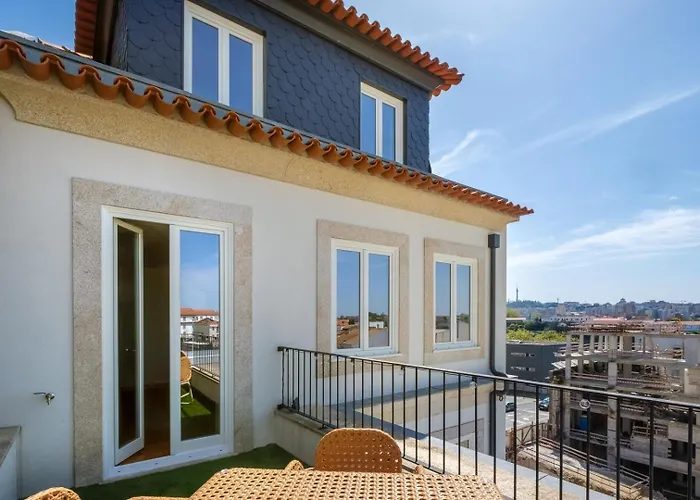 Spacious W. Beautiful & Sunny Private Terrace