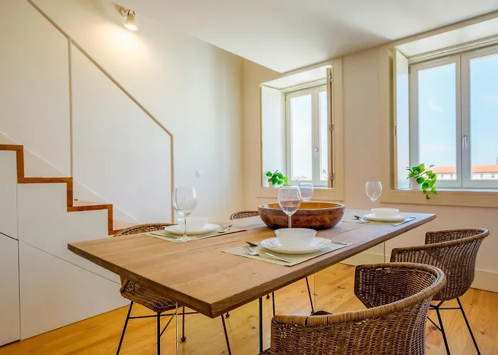 Spacious W. Beautiful & Sunny Private Terrace * Πόρτο