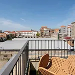 Daire Spacious W. Beautiful & Sunny Private Terrace *
